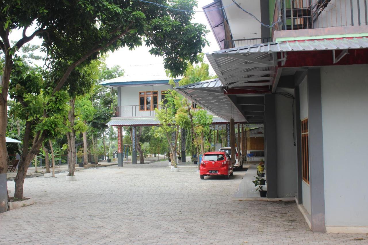 Pondok Wisata Dan Restoran Elim Waingapu Exterior photo