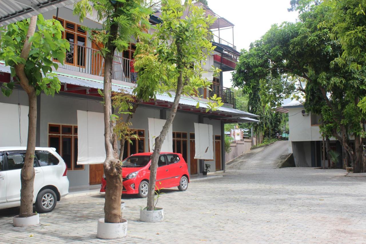Pondok Wisata Dan Restoran Elim Waingapu Exterior photo