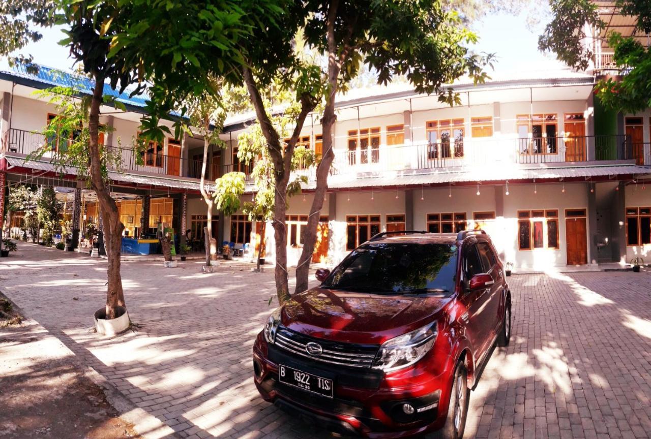 Pondok Wisata Dan Restoran Elim Waingapu Exterior photo